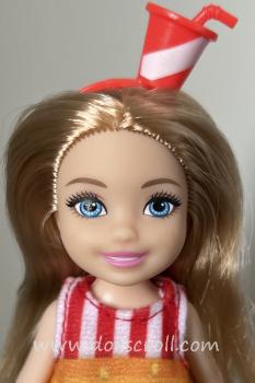 Mattel - Barbie - Club Chelsea - Dress-Up - Burger - Doll